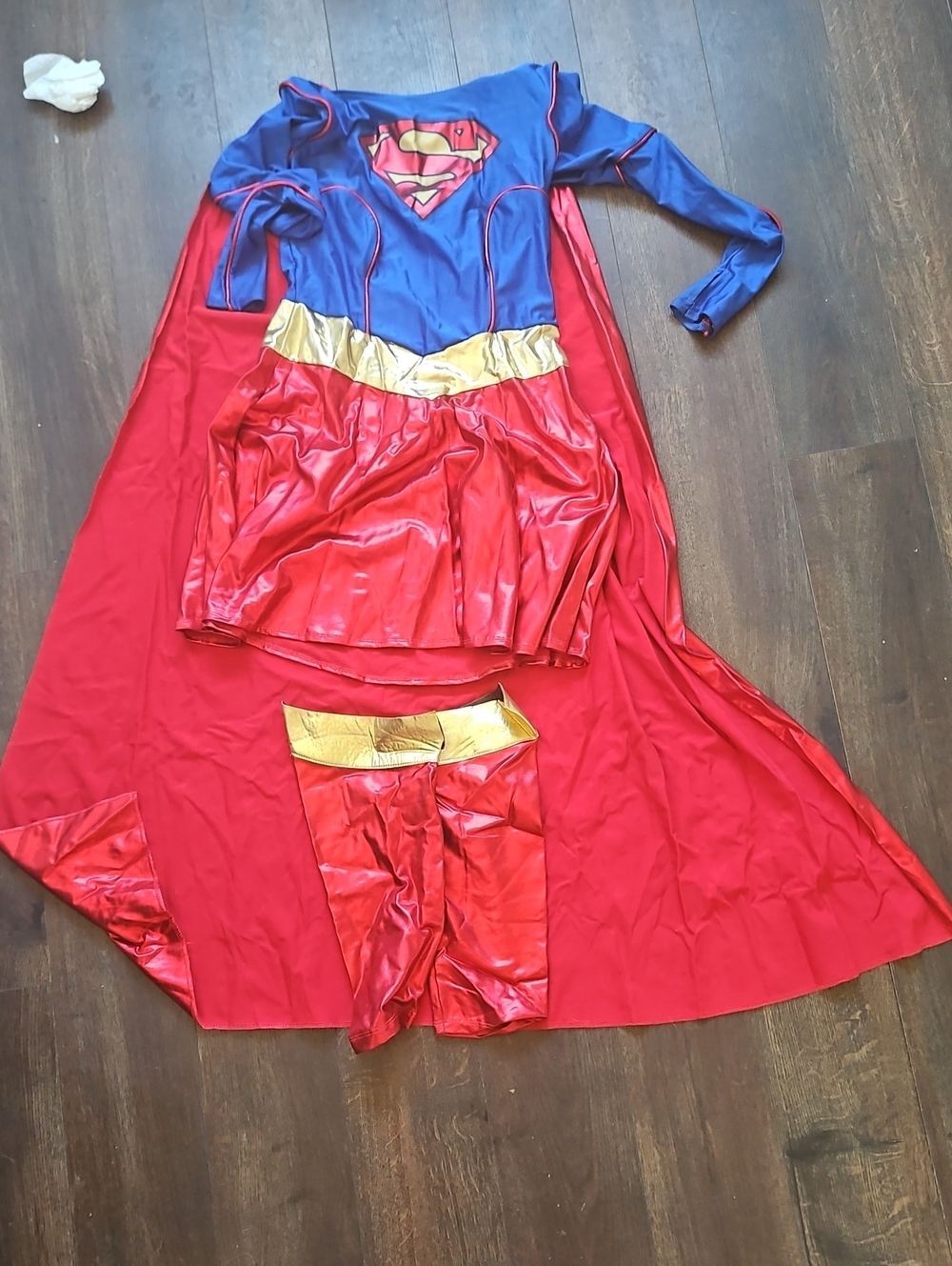 DC Comics Cosplay. Halloween Blue, Red & Gold Supergirl Costume